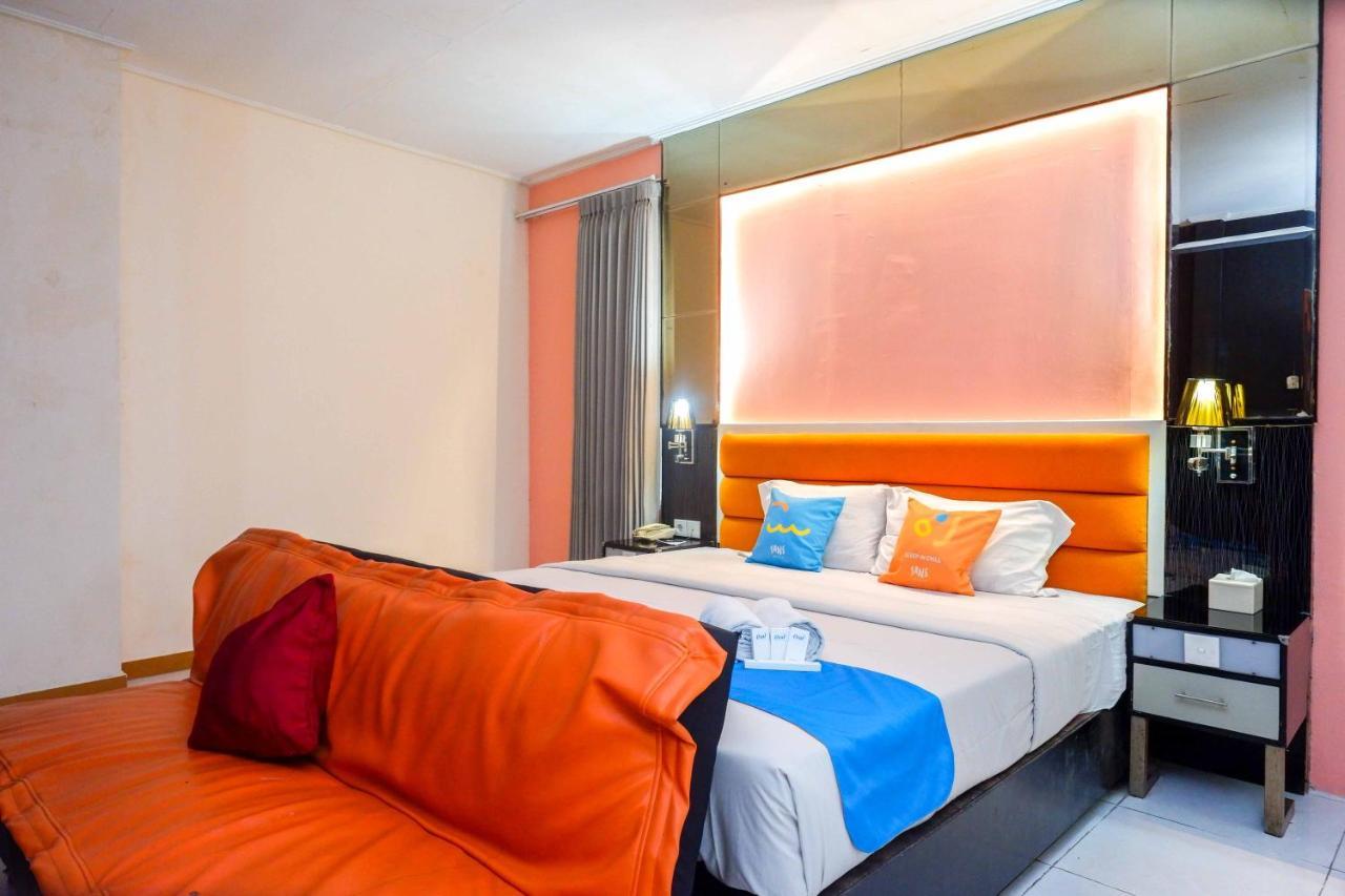 Sans Hotel International Surabaya Gubeng Buitenkant foto