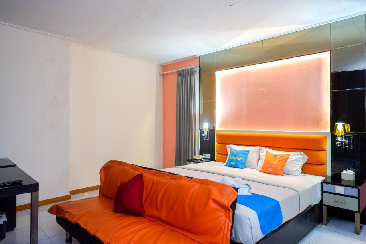 Sans Hotel International Surabaya Gubeng Buitenkant foto