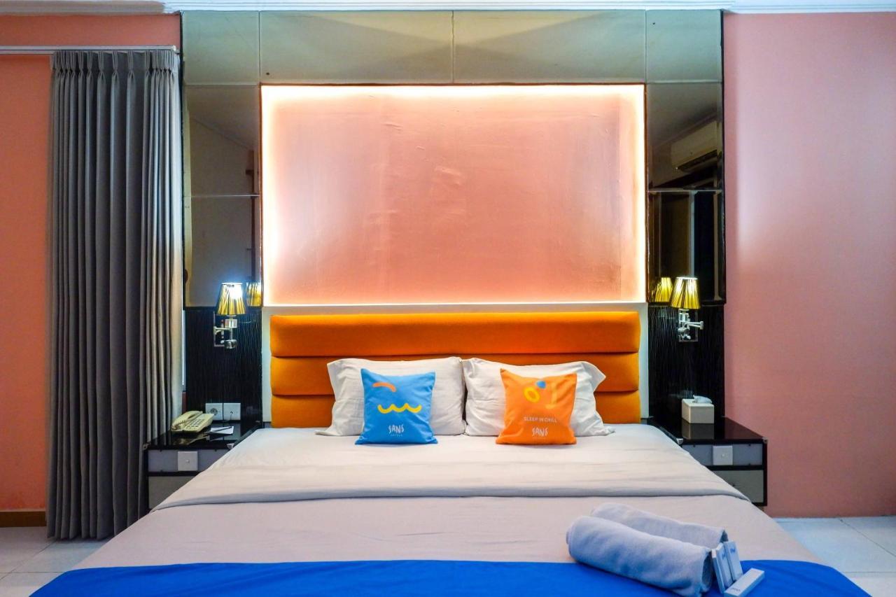Sans Hotel International Surabaya Gubeng Buitenkant foto