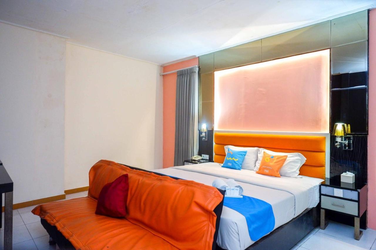 Sans Hotel International Surabaya Gubeng Buitenkant foto